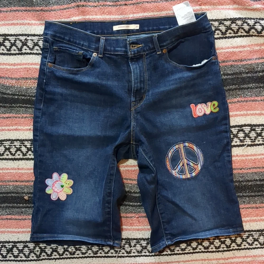 Levi's Denim Shorts with Patches - Picture 3 of 12